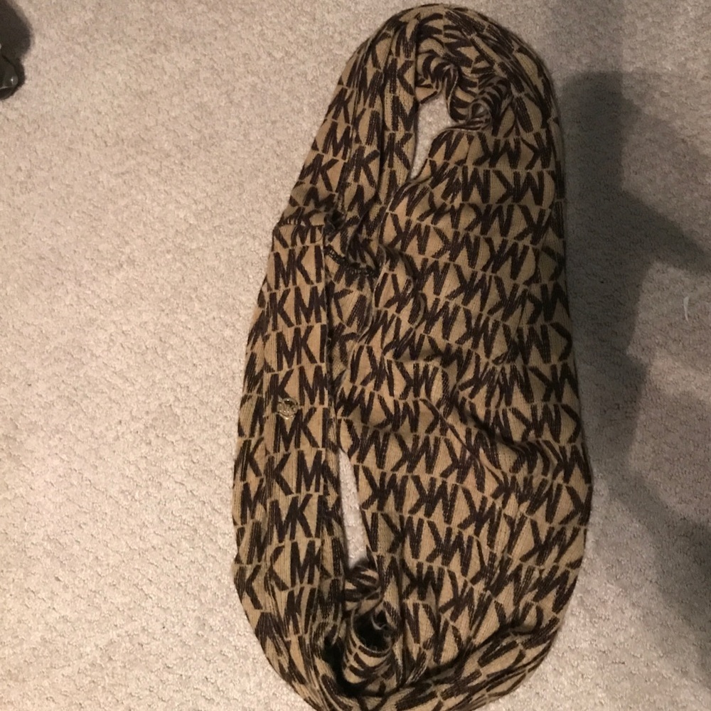 Michael Kors scarf